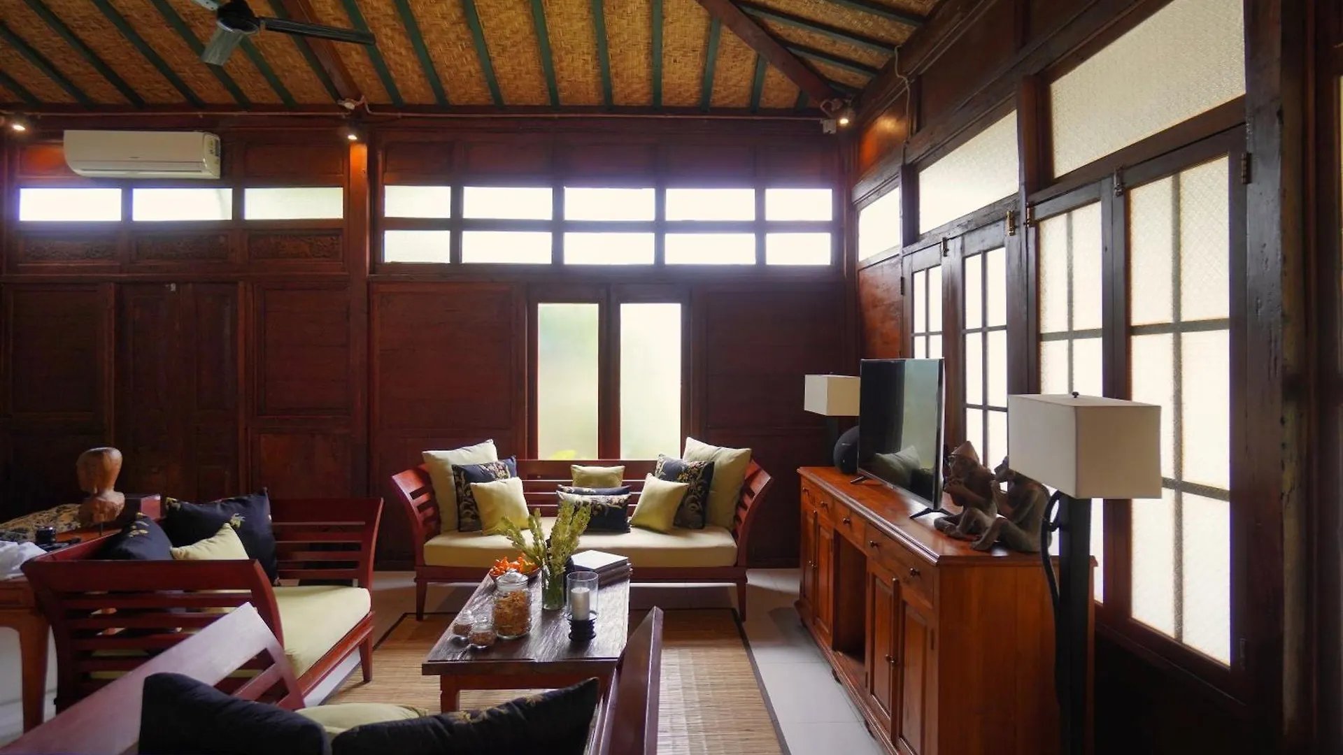 Villa Oemah Djoglo Kerobokan Indonesia